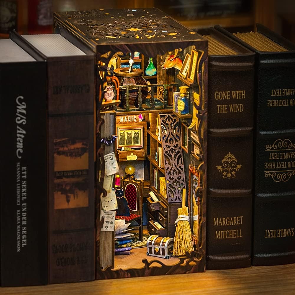 Magic Pharmacist | DIY 3D Book Nook Miniature Kit