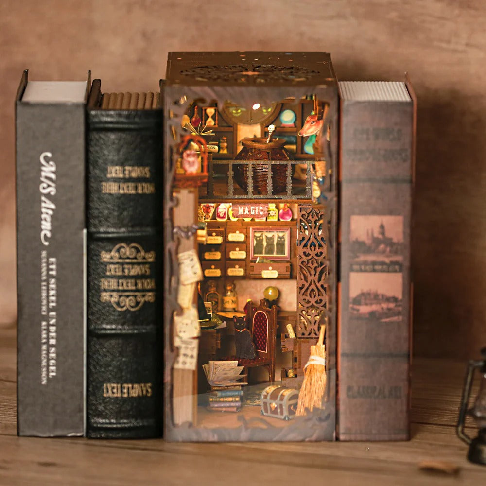 Magic Pharmacist | DIY 3D Book Nook Miniature Kit